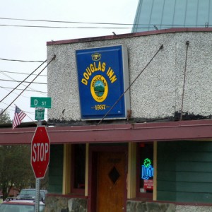 Douglas Inn
