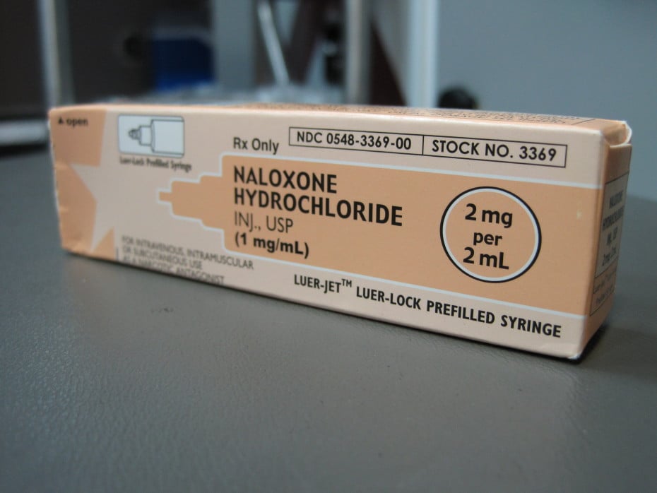 Naloxone HCl preparation, pre-filled Luer-Jet package for intravenous administration. (Creative Commons photo by Intropin) 