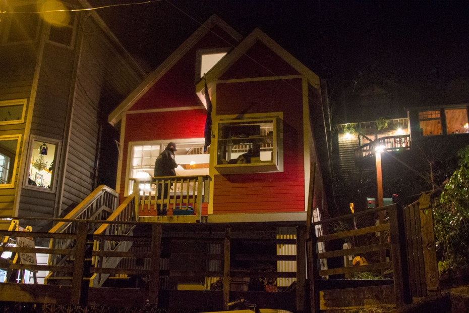 Juneau Police investigate the house of Juneau Mayor Greg Fisk on the evening of Monday November 30th. Photo by: Mikko Wilson / KTOO